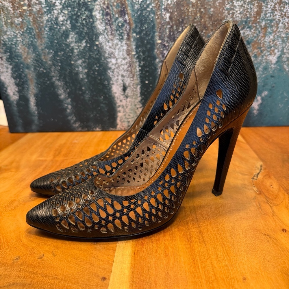 Proenza Schouler Archival 2011 Perforated Black Leather Lizard Print Pumps - Picture 4 of 14